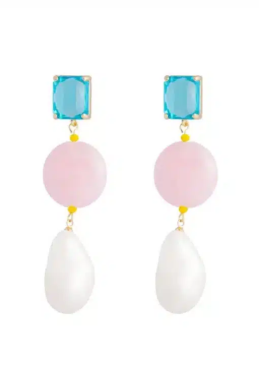 Ein Paar Vintage-Perlen-Ohrstecker mit blauen quadratischen Edelsteinen, rosa runden Perlen und weißen Tropfenperlen.
