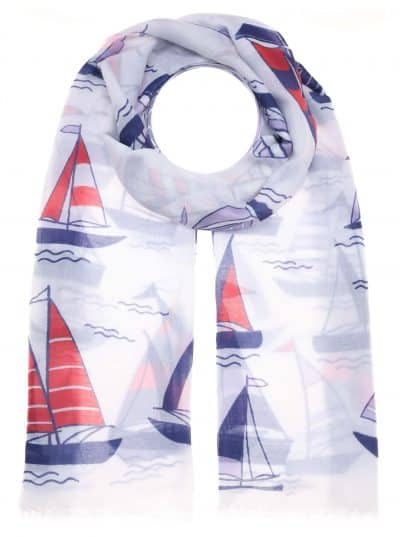 Ein heller Schal mit einem nautischen Muster mit verschieden großen Segelbooten und Wellenlinien, elegant angeordnet auf einem weißen Hintergrund mit XXL-Digitaldruck Schal „Fische“ (Kopie).