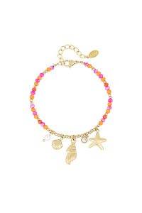 Entdecke Dein neues Lieblings-Accessoire! Dieses Armband zieht mit seinen farbenfrohen Perlen in Pink, Orange und Gold garantiert alle Blicke auf sich. Die goldfarbenen Anhänger – ein stylischer Seestern, eine hübsche Muschel und eine zarte Perle – verleihen Deinem Look das gewisse Etwas. Und durch den verstellbaren Verschluss passt es bequem an Dein Handgelenk an. Perfekt für einen modernen Auftritt mit einem Hauch von Meer! Hol Dir Deinen Hingucker jetzt!