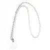 Entdecke Deinen neuen Lieblingsschmuck! Diese elegante Perlenkette, perfekt in Form und Größe, bringt Deine natürliche Schönheit zum Strahlen. Der dezente Silberverschluss verleiht ihr das gewisse Etwas und macht sie zu einem echten Hingucker. Ob für den Alltag oder besondere Anlässe – mit diesem Schmuckstück sind Sie stets stilvoll unterwegs.