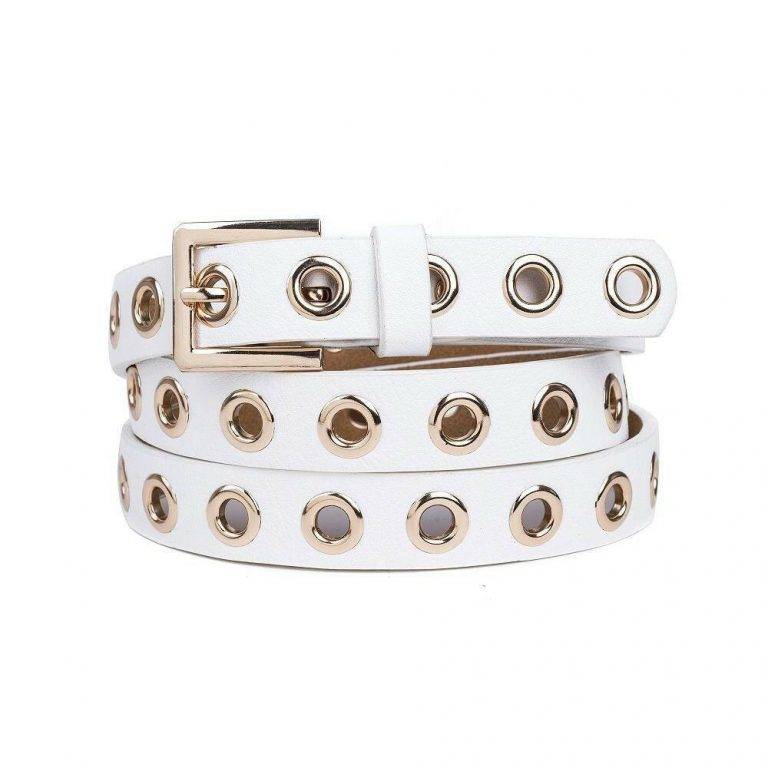 Klar, hier ist ein moderner, werbeträchtiger Text in der Du-Form – locker und ansprechend: Bereit für ein fettes Statement? Mit dem Philippina Gürtel hebst du jedes Outfit aufs nächste Level! Strahlendes Weiß trifft auf einen goldglänzenden Verschluss – dazu zwei Reihen XXL-Ösen, die richtig was hermachen. Kombiniere ihn lässig zu Jeans oder setze ihn als Eyecatcher zum Kleid ein. Egal wie du dich drehst: Dieser Gürtel zieht garantiert alle Blicke auf sich. Stell dir vor, wie er sich elegant in einer Spirale dreht... Genau so ausgefallen fühlst du dich mit ihm! Trau dich und zeig Style!.