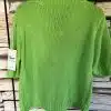 Hol dir jetzt den ultimativen Cozy-Vibe mit dieser knallgrünen „Bows & Cozy“-Strickjacke! Die kurzen Ärmel machen sie zum perfekten Style-Begleiter für warme Tage, und das satte Grün zieht garantiert alle Blicke auf sich. Ob du sie lässig zu Jeans kombinierst oder deinem Outfit einen frischen Farbtupfer verleihst – mit diesem Piece bringt du modische Energie und gemütlichen Charme in deinen Alltag. Probiers aus und setz ein Statement!.