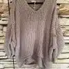 Fühl dich wohl im Kuschel Pulli: Trendiges, beiges Chunky-Knit mit V-Ausschnitt und lockeren Ärmeln - dein neues Lieblingsteil!.
