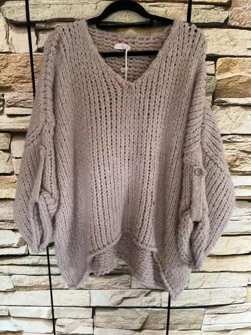 Fühl dich wohl im Kuschel Pulli: Trendiges, beiges Chunky-Knit mit V-Ausschnitt und lockeren Ärmeln - dein neues Lieblingsteil!.