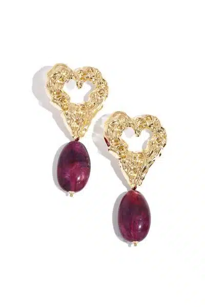 Entdecke die Heart Glow Statement Ohrstecker: Goldfarben, modern strukturiert und mit violettem Stein - dein elegantes Must-have!.