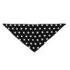 Setze dein Statement mit diesem schwarzen, dreieckigen Bandana mit weißen Polka Dots - modern, stylisch und absolut im Trend.