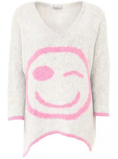 Sichere dir den angesagten Oversize Pullover "Smile" in Hellgrau mit auffälligem pinkem Winking-Smiley - dein Cozy-Highlight!.