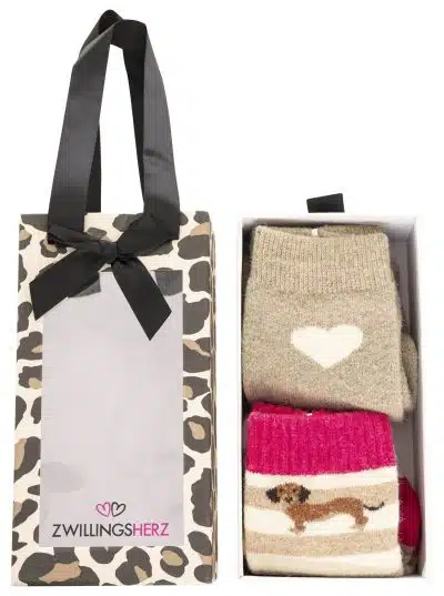 Verwöhne dich mit der Zwillingsherz Geschenkbox: Kuschelsocken im Set, cool verpackt mit Band - Herz- & Hundemotiv inklusive!.