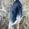 Erlebe die Crystal Ombre Bluse aus transparentem Blau-Weiß mit angesagtem Farbverlauf - dein neuer Eyecatcher im Kleiderschrank!.