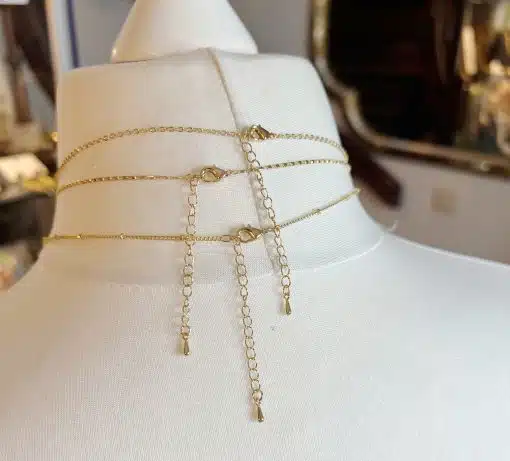 Entdecke jetzt die "Magic Romance Layer-Kette": Drei goldene Ketten, modern gestylt, warten auf deinem Dekolleté!.