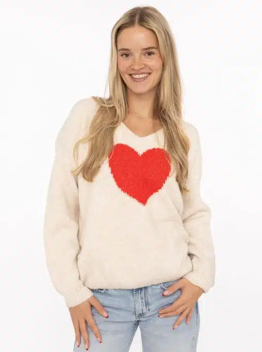 Style dich modern mit dem Zwillingsherz Pullover "Love Affair" und Herzmotiv - dazu passen lässige Jeans perfekt zu deinem Look.