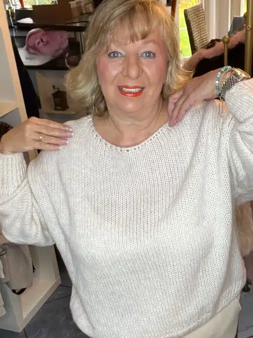 Strahle mit dem Oversize Mohair Pullover "Le Soleil" - du siehst in diesem kuscheligen Trendpiece einfach fantastisch aus!.