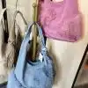 Entdecke die angesagten Teddy Glam Taschen in Blau und Pink - dein Must-have mit Kunstfell, für deinen modernen Trend-Look!.