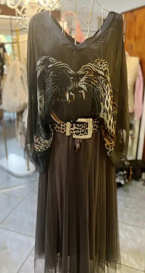 Setzen Sie ein Statement: Trag die transparente "Wild Clash" Tunika mit Leopardenmuster und Animal-Belt - mutig, modern, einzigartig!.