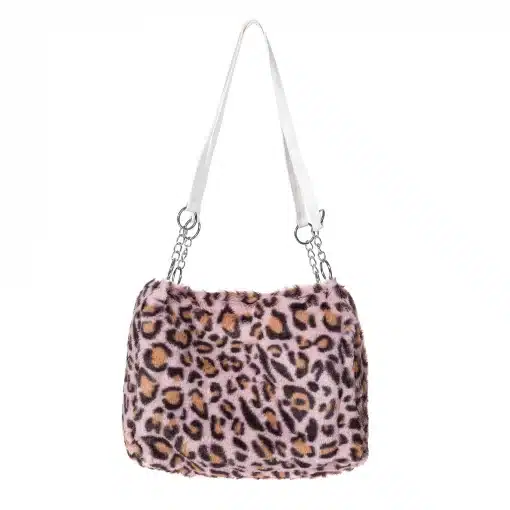 Entdecke deine neue Trendtasche: Flauschiges Handbag im pinken Leopardenmuster mit weißem Riemen und silbernen Ketten-Details.