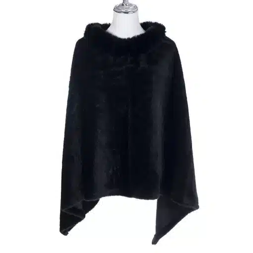 Erlebe den "Classic Touch" Poncho: edler, schwarzer Kunstpelz mit samtiger Haptik - das moderne Highlight für deinen Look!.
