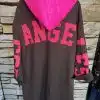 Hol dir den angesagten LA-Vibe: Dein "Los Angeles" Sweatmantel mit fettem Pink-Schriftzug und leuchtender Kapuze!.