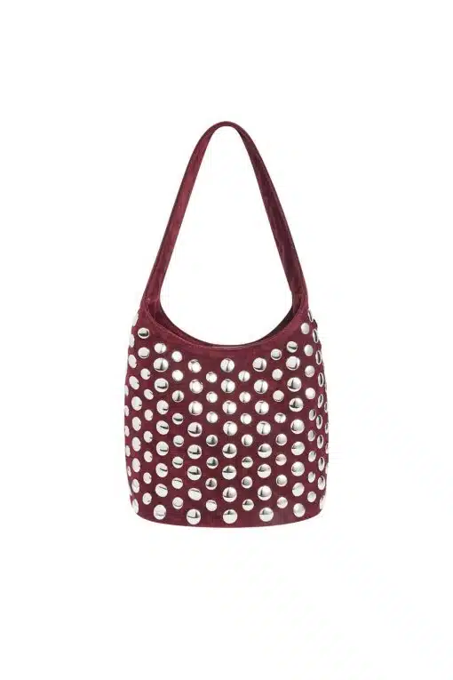 Setze mit der Nieten-Bucketbag ein Statement: Der tiefrote Ton, markante Silber-Nieten und der Einzelriemen machen dich zum Hingucker!.