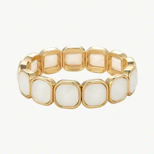 Entdecke dein elegantes Goldarmband mit funkelnden, weißen Steinen im modernen Square-Look - glamourös und einzigartig für dich!.