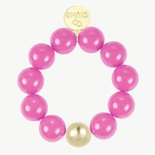 Trage den GIUNO Beaded Ring mit acht pinken Perlen, goldener Perle und graviertem Coin-Charm - dein modernes Statement-Piece!.
