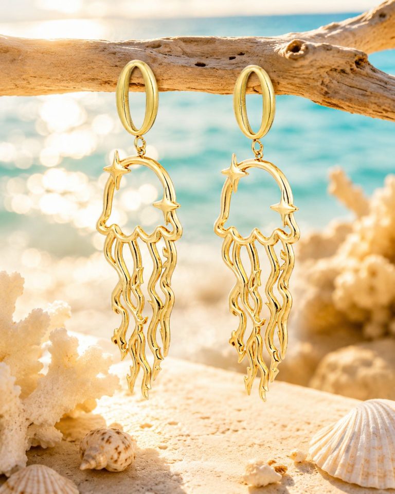 Die „Ozean Magie“ Ohrstecker – goldene Quallen-Ohrhänger: einzigartiger, vom Meer inspirierter Schmuck mit strahlendem Glanz, perfekt für den Sommerlook.