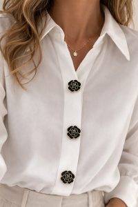 bluse_schwarz_knoepfe