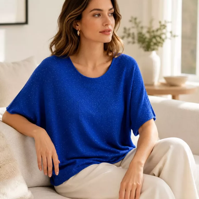 Blauer Glitzer-Pullover mit weiten Ärmeln