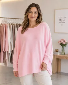 Frau im rosa Pullover