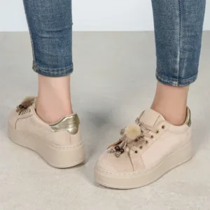 Beige Plateau Sneaker mit Bommel