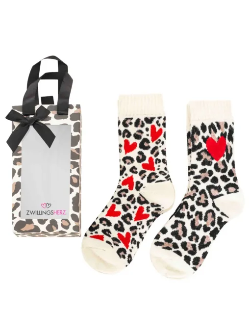 Socken mit Leopardenmuster und Herzen